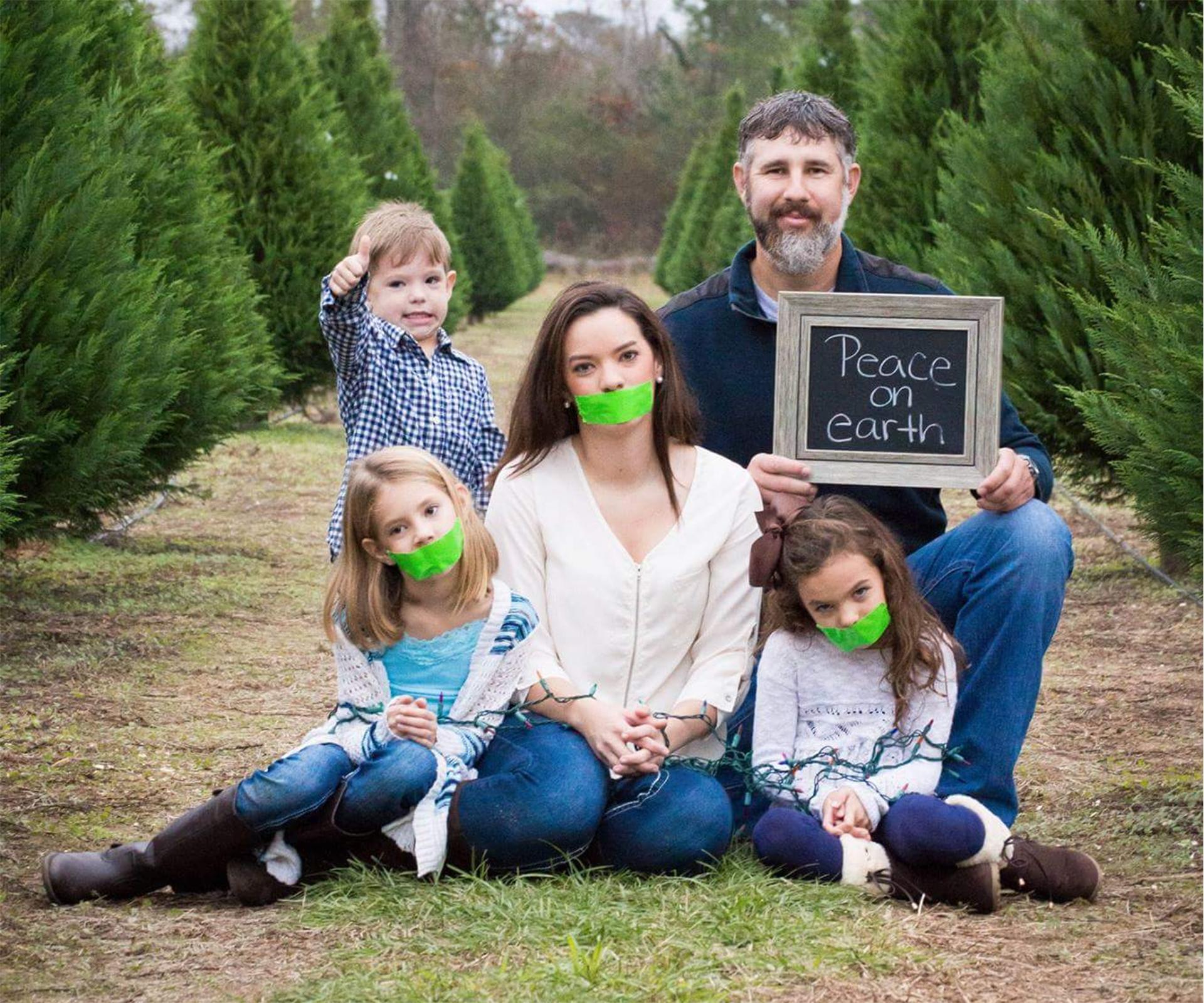Photographer under fire for ‘horrifyingly sexist’ family photo