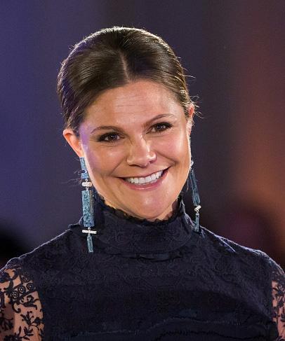 Princess Victoria shows off her baby bump weeks before due date
