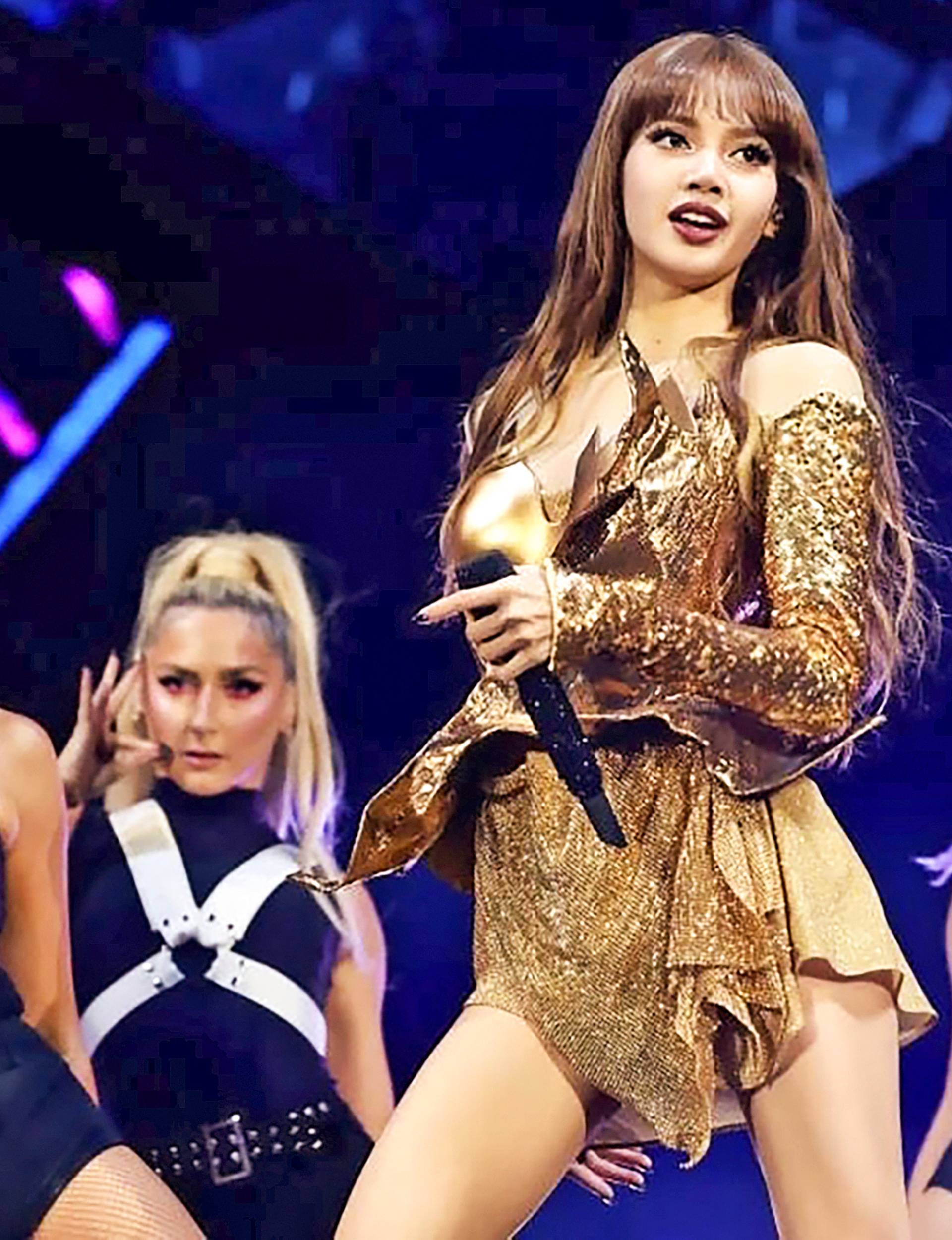 Eden Coleman performing as a backup dancer for Blackpink