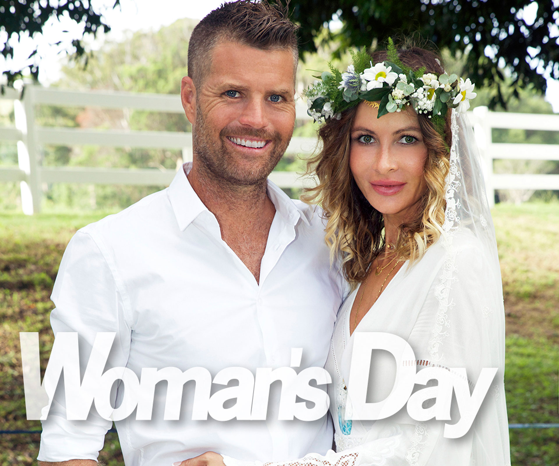 Nicola Robinson and Pete Evans tie the knot