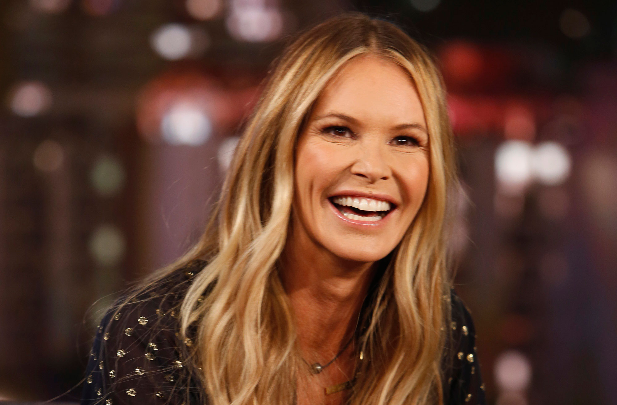 Elle MacPherson holidays in New Zealand – and shows off her photography skills
