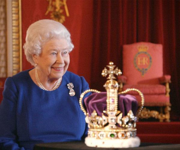 The Queen ‘resolves’ 1,000-year-long debate