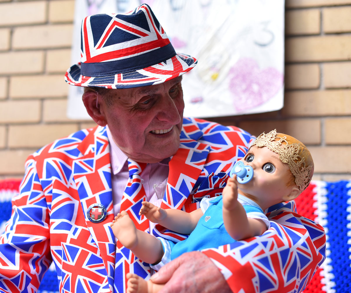 Royal superfans gather outside the Lindo Wing in anticipation of the arrival of the royal baby