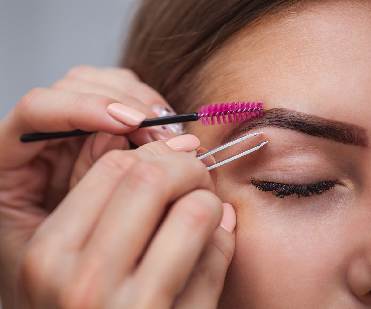 Thick eyebrows are a sign of narcissism, according to new study