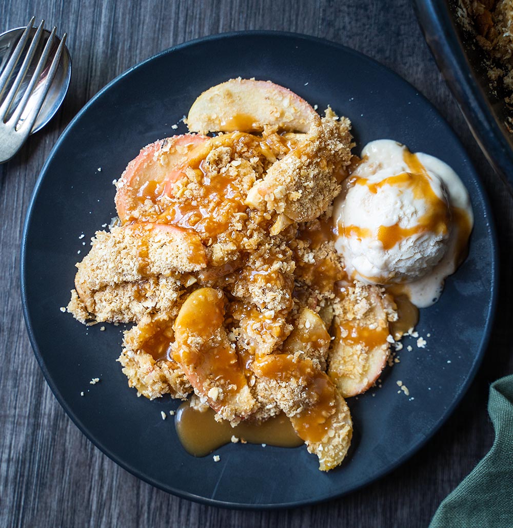 Salted caramel and cashew apple crumble