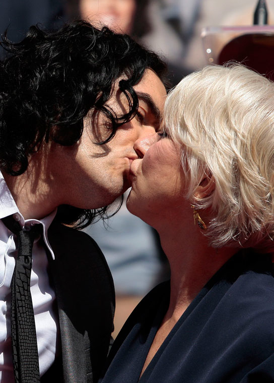 Helen Mirren loves to kiss Russell Brand