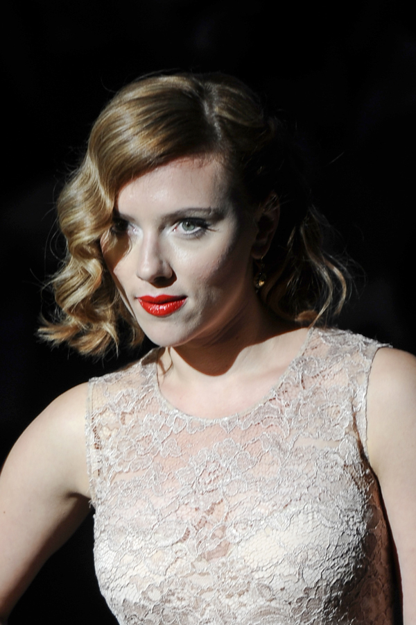 Scarlett Johansson hacker apologises