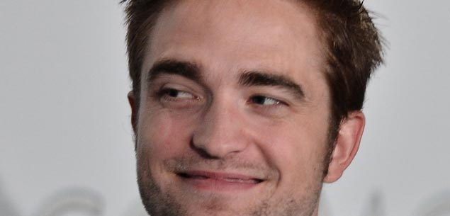 Rob parties in California without Kristen