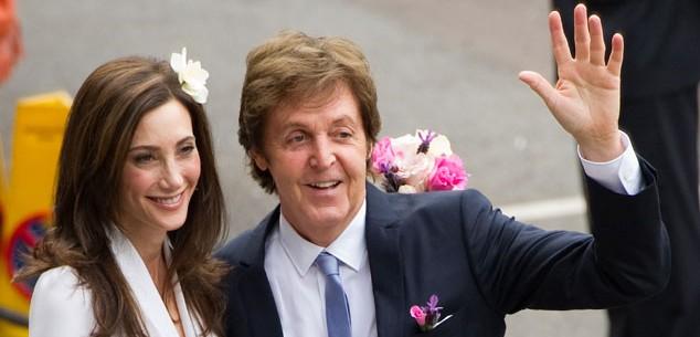 Paul McCartney and Nancy Shevell escape death