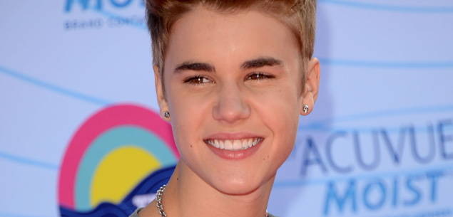 Justin Beiber arrives at the 2012 Teen Choice Awards