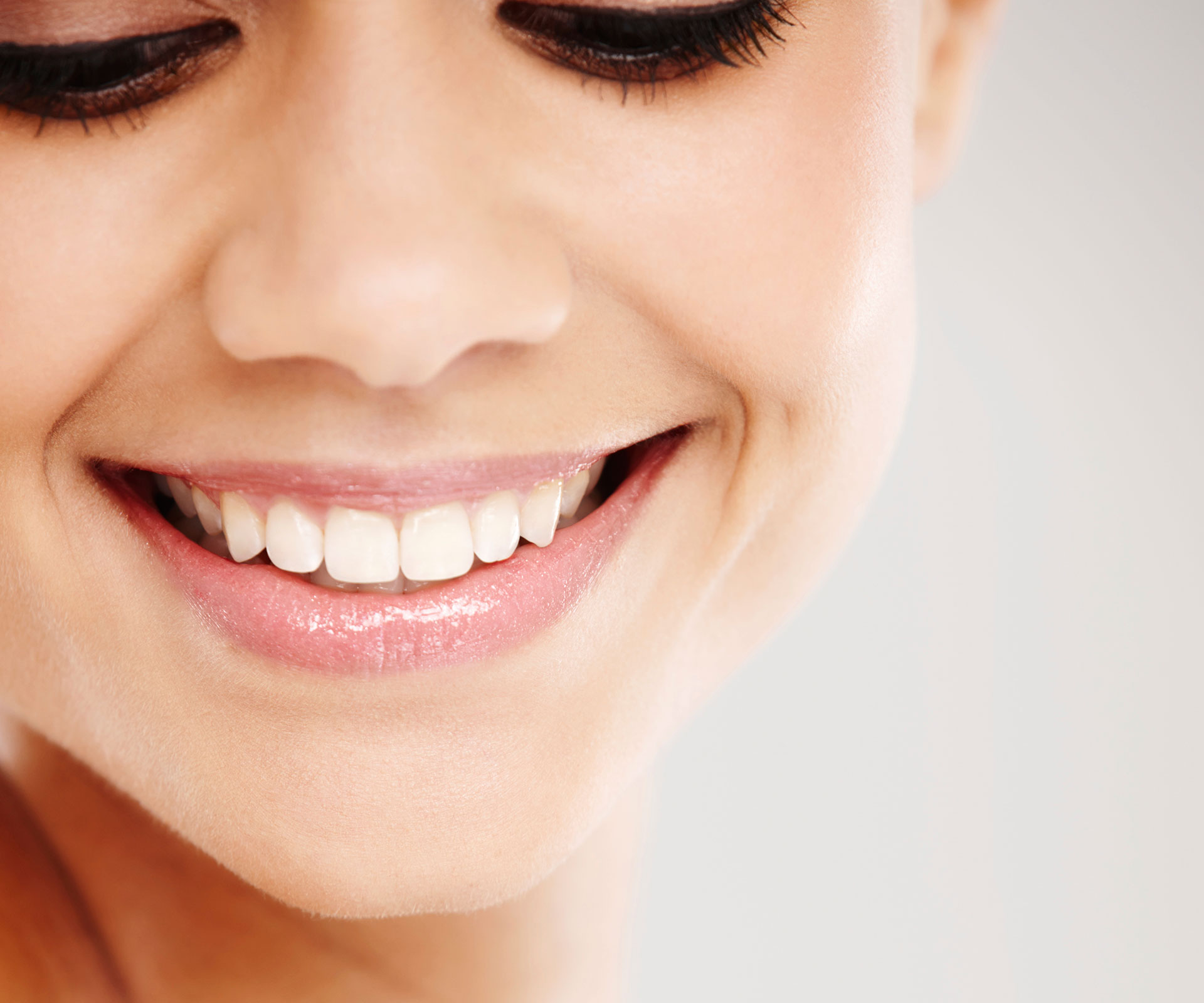 Invisalign straightens your teeth without the need of painful braces.