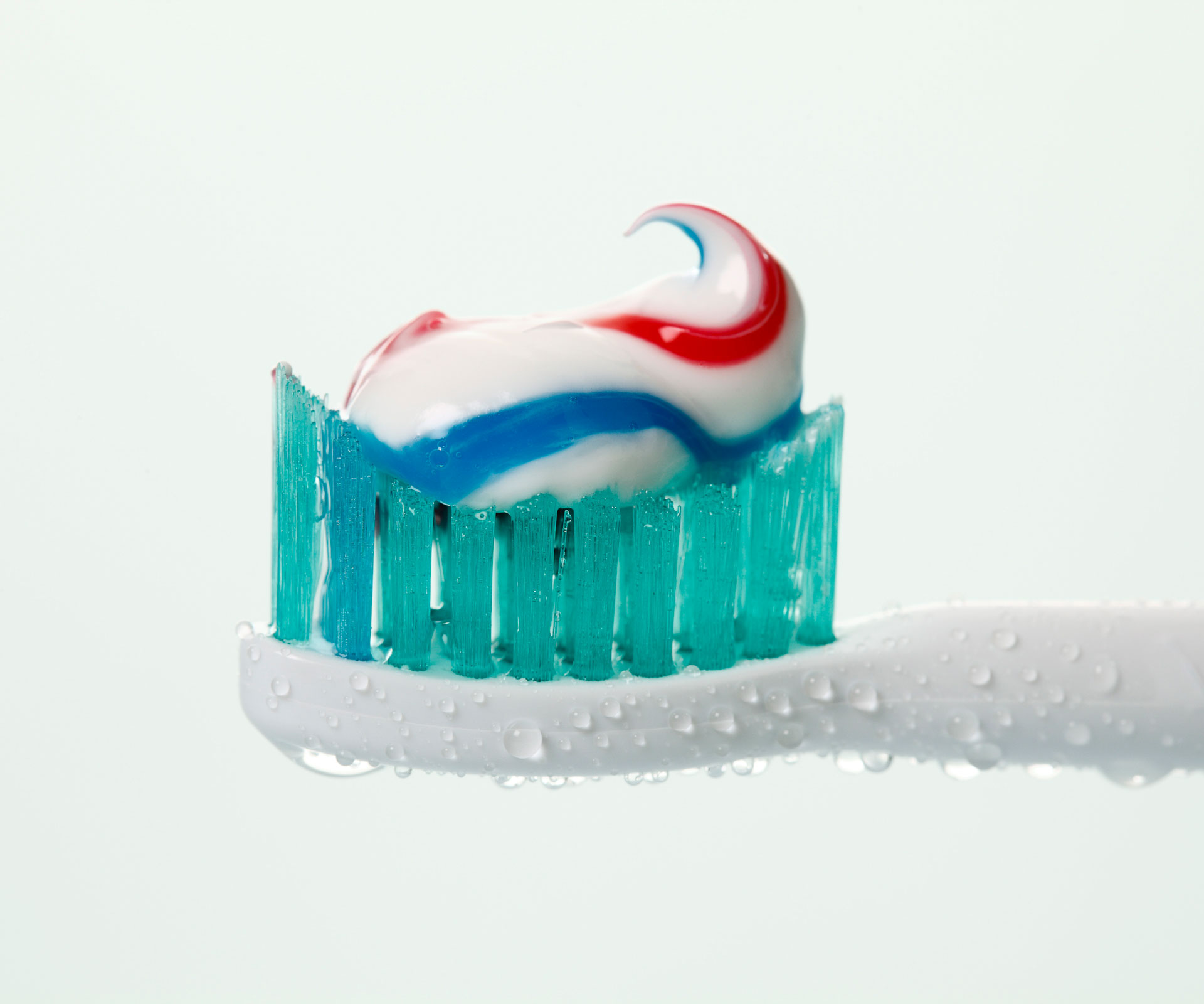 10 unusual uses for toothpaste you’d never have expected