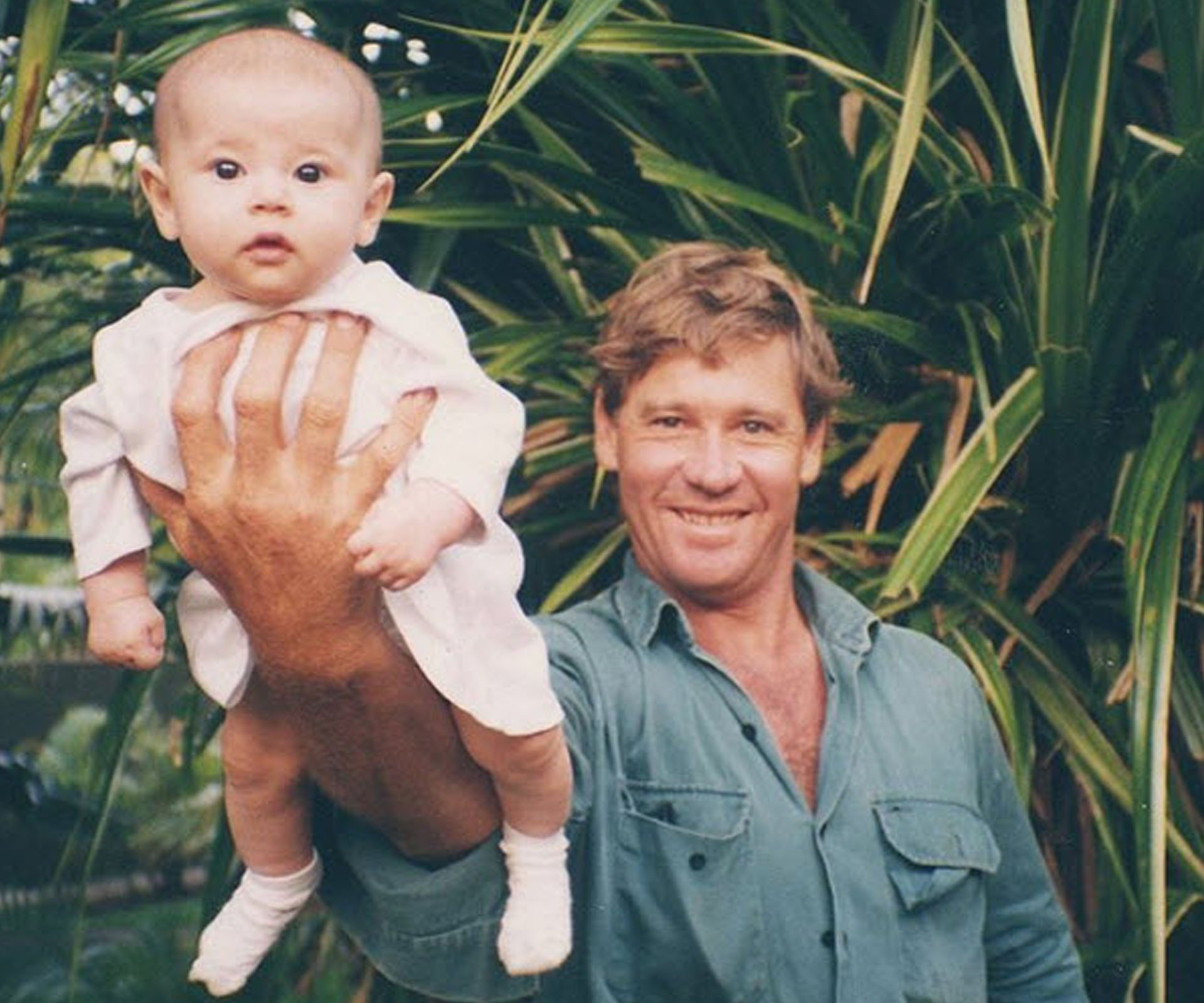 Bindi Irwin posts special message to her dad